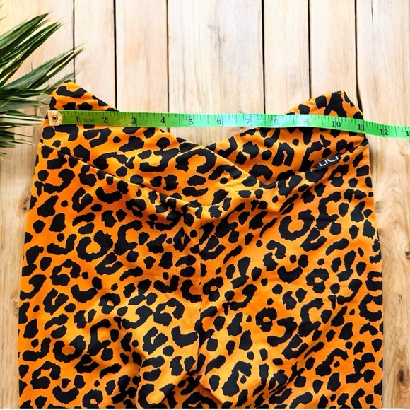 LICI FITLeopard Print Scrunch Biker Shorts - Size M - Animal Print / Orange - Picture 7 of 12
